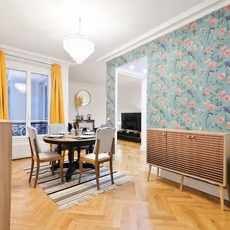 Arc De Triomphe Free Netflix Apartment